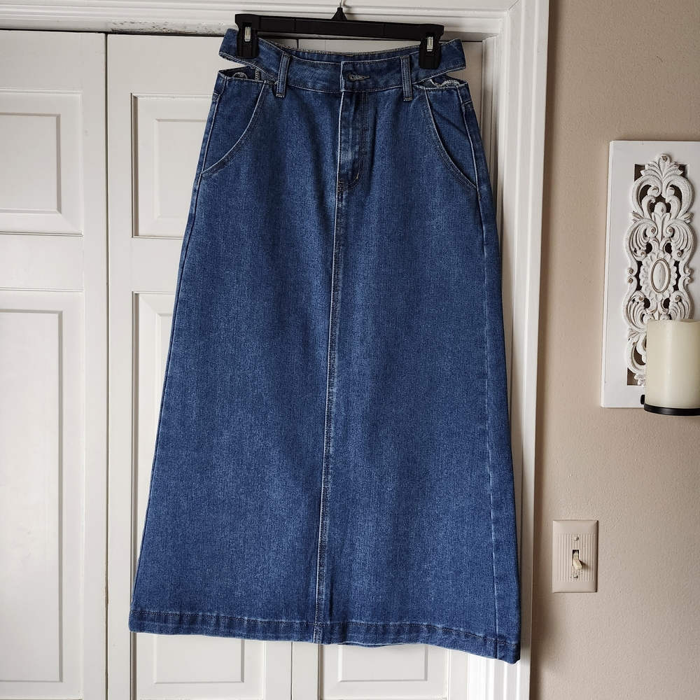 NEW Womem's Denim Midi Skirt With Waist Cut-outs